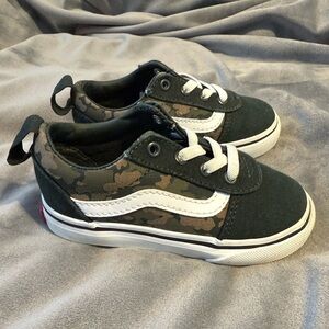 Camo Toddler Vans (size 7)